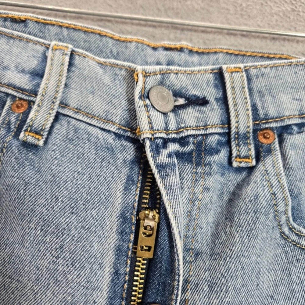 Levis *we offer